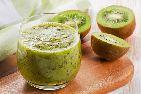 1475652525_5-Delicious-Green-Smoothies-Made-with-Simple-Ingredients_1
