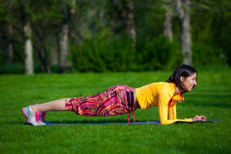1475625148_7-Short-Exercises-You-Can-Do-During-Lunch_1