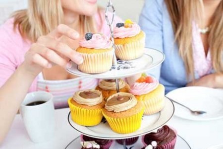 1475629278_Friends-or-Family-Sabotaging-Your-Healthy-Lifestyle_1